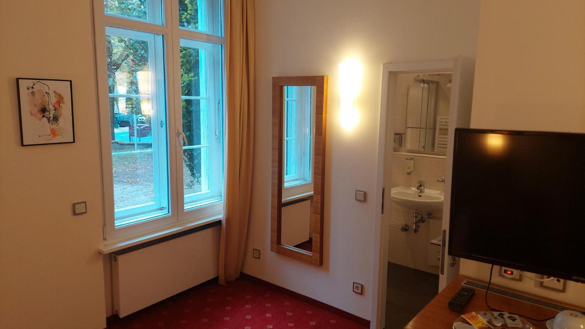 Die Villa, Zimmer 17, Dz Leverkusen Exterior photo